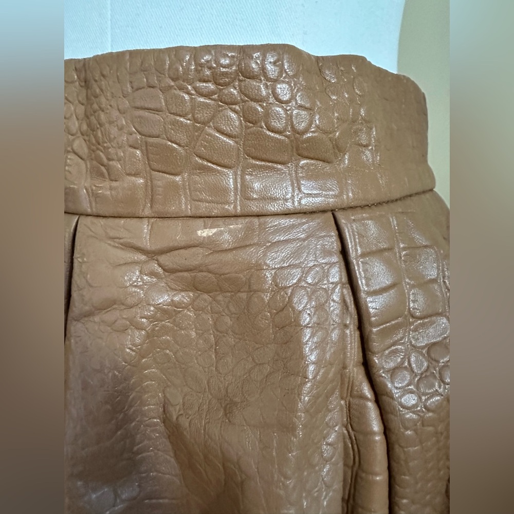 Tan Croc-Embossed 100% Leather Mini Skirt Lining Satin Blue Sz 8. Zip In Back - Picture 6 of 14
